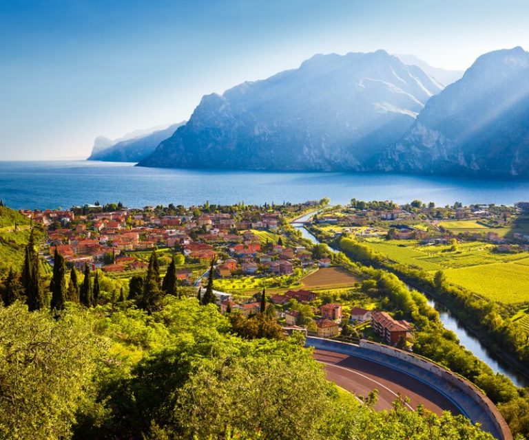 Blick vom Norden auf den Gardasee.